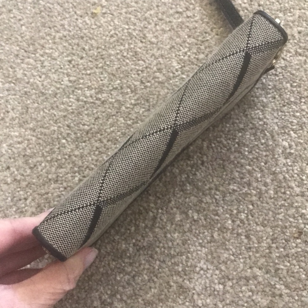 Fossil Zip Wrislet Wallet - Picture 5 of 8